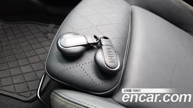 Mini Cooper 2024 — photo 33