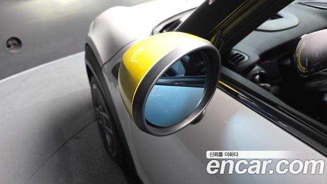 Mini Cooper 2024 — photo 36