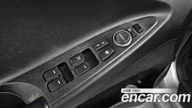Hyundai Sonata 2014 — photo 17