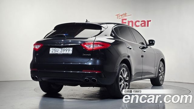 Maserati Levante 2018 — photo 2