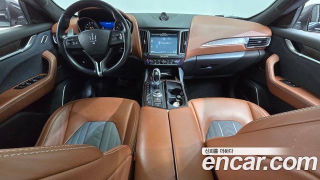 Maserati Levante 2018 — photo 10
