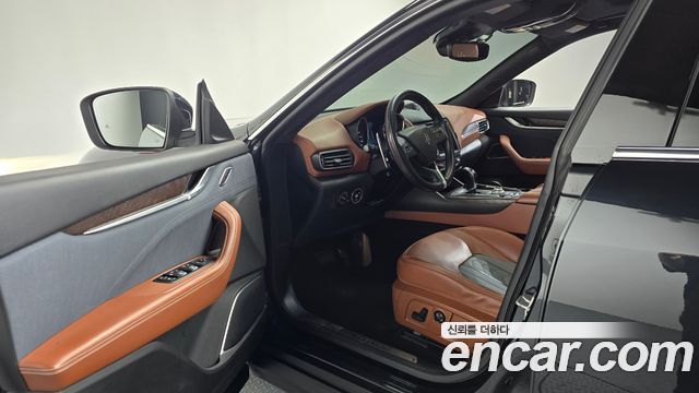 Maserati Levante 2018 — photo 13