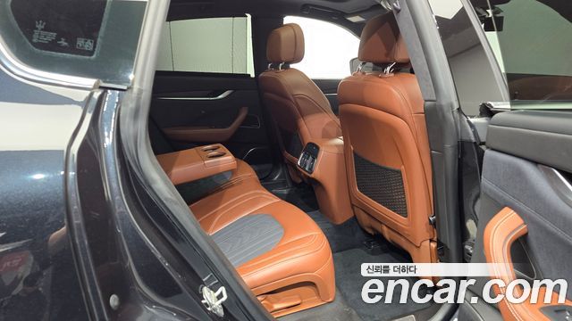 Maserati Levante 2018 — photo 17