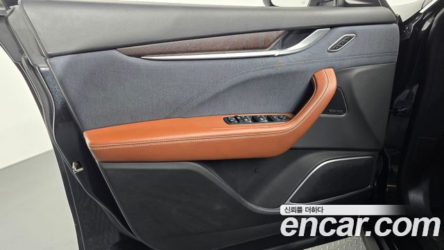 Maserati Levante 2018 — photo 14