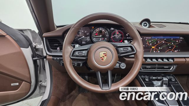 Porsche 911 2023 — photo 19