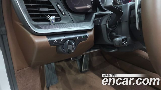 Porsche 911 2023 — photo 24