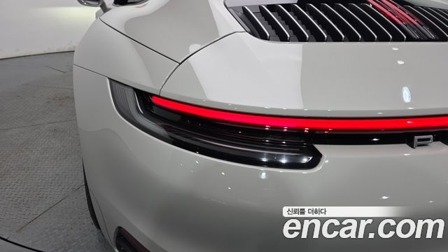 Porsche 911 2023 — photo 9
