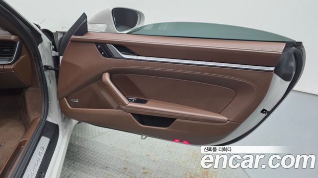 Porsche 911 2023 — photo 14
