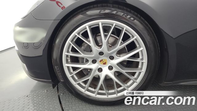 Porsche Panamera 2018 — photo 5