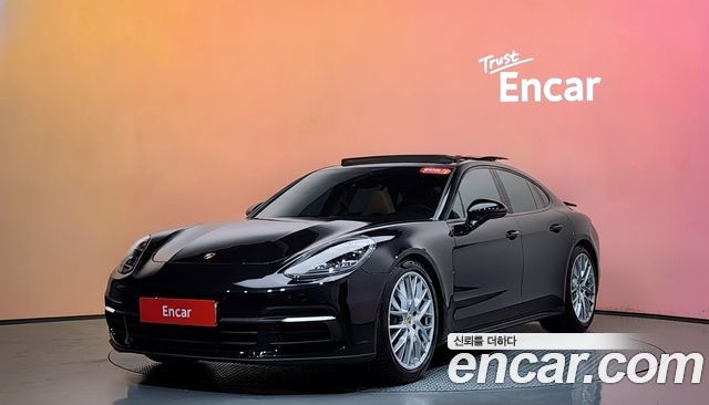 Porsche Panamera 2018 — photo 1