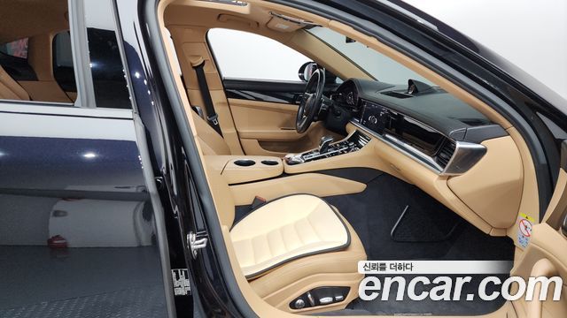 Porsche Panamera 2018 — photo 16