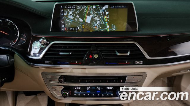 BMW 7-Series 2016 — photo 14