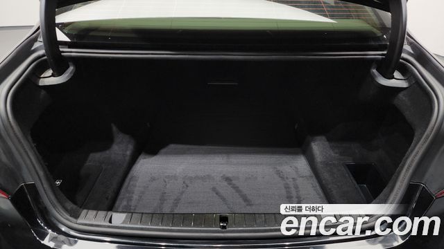 BMW 7-Series 2016 — photo 20