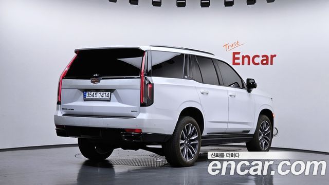 Cadillac Escalade 2023 — photo 2