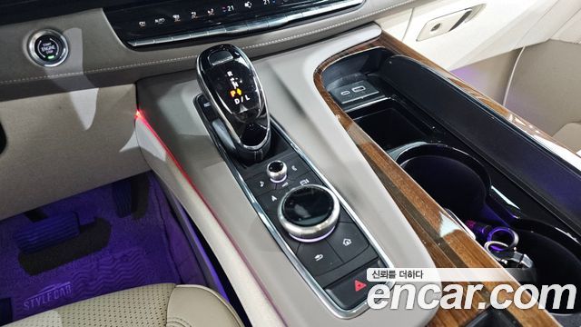 Cadillac Escalade 2023 — photo 12