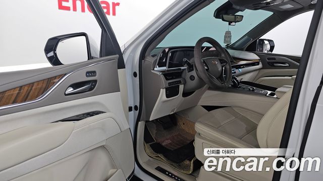 Cadillac Escalade 2023 — photo 13