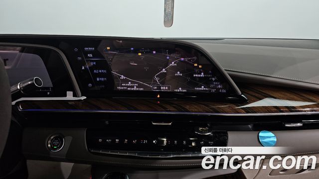 Cadillac Escalade 2023 — photo 18