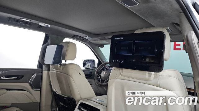 Cadillac Escalade 2023 — photo 21