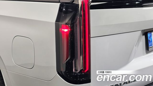Cadillac Escalade 2023 — photo 9