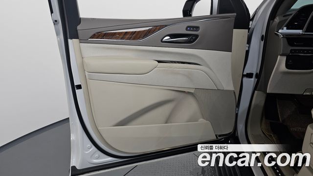 Cadillac Escalade 2023 — photo 14