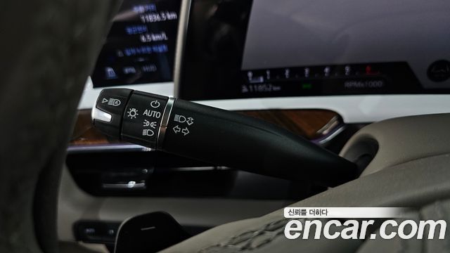 Cadillac Escalade 2023 — photo 34