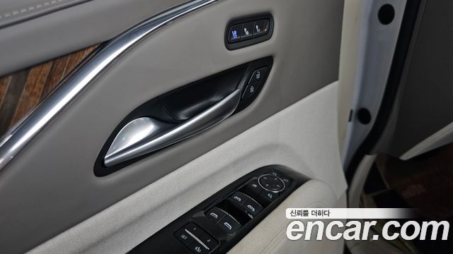 Cadillac Escalade 2023 — photo 39