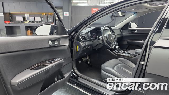 Kia K5 2016 — photo 13