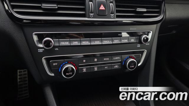 Kia K5 2016 — photo 23