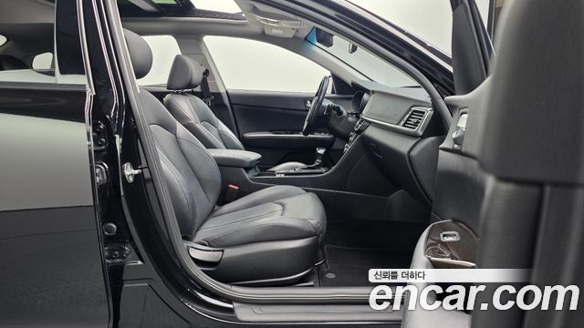 Kia K5 2016 — photo 16