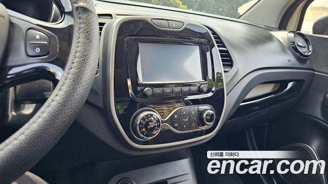Renault Korea QM3 2014 — photo 14