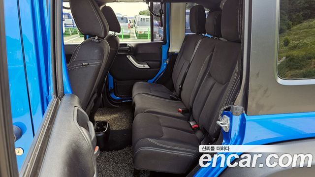 Jeep Wrangler 2015 — photo 11