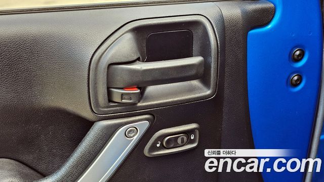Jeep Wrangler 2015 — photo 17