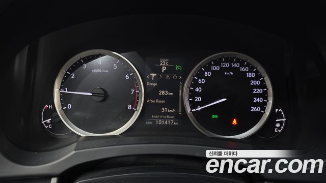 Lexus IS 2015 — photo 8