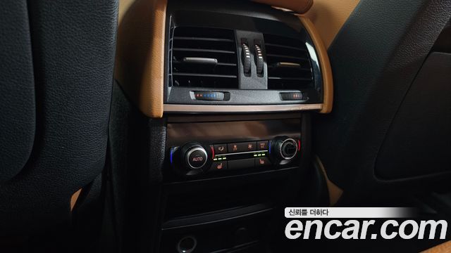 BMW X6 2018 — photo 30