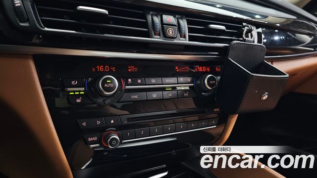 BMW X6 2018 — photo 32