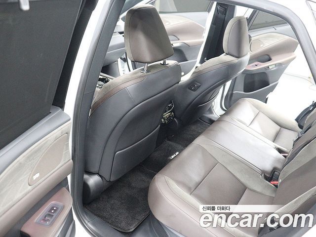 Lexus RX 2025 — photo 16