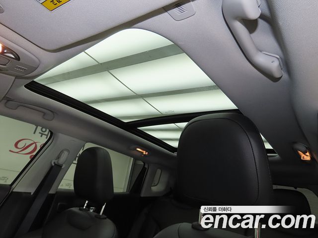 Jeep Compass 2018 — photo 15
