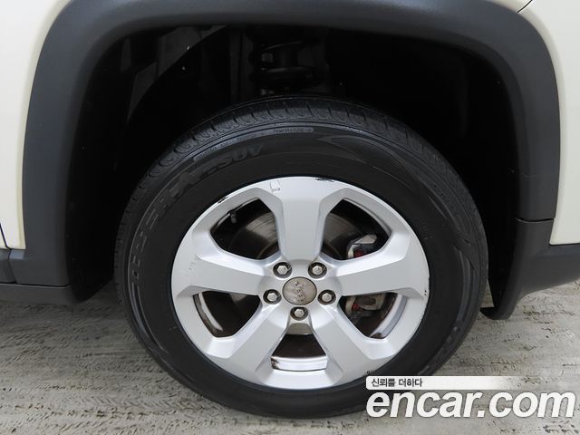 Jeep Compass 2018 — photo 20