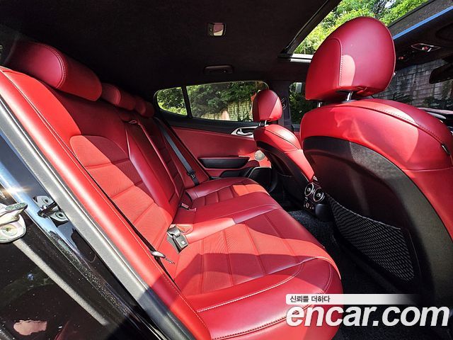 Kia Stinger 2018 — photo 16