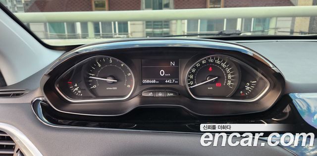 Peugeot 208 2014 — photo 8