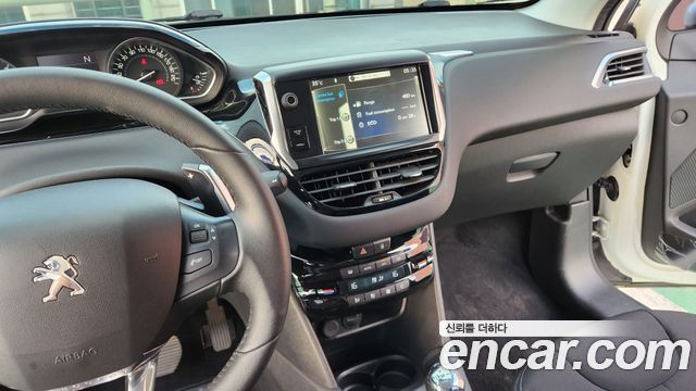 Peugeot 208 2014 — photo 15