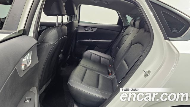 Kia K3 2022 — photo 17