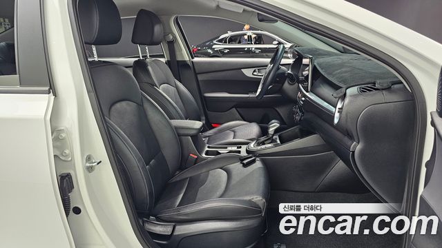 Kia K3 2022 — photo 18