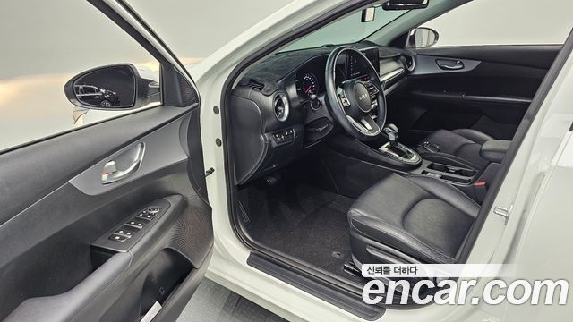 Kia K3 2022 — photo 23