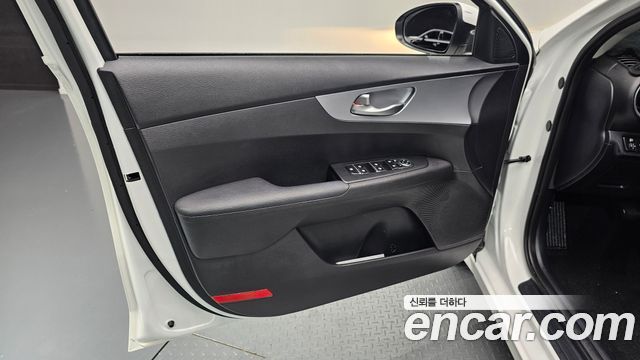 Kia K3 2022 — photo 14