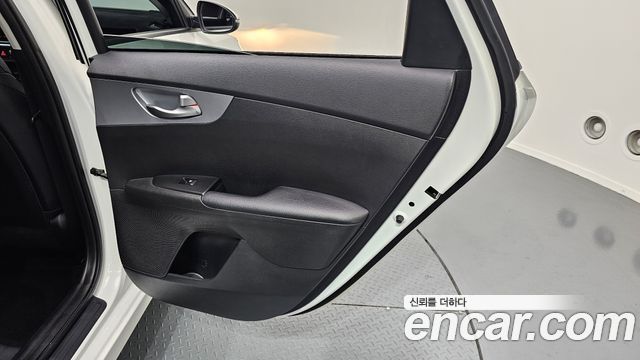 Kia K3 2022 — photo 15