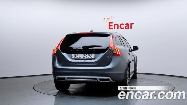Volvo V60 2018 — photo 4