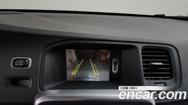 Volvo V60 2018 — photo 20