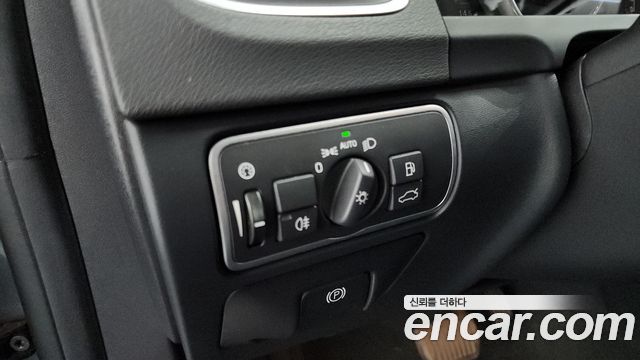 Volvo V60 2018 — photo 26