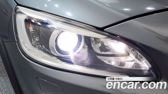 Volvo V60 2018 — photo 8